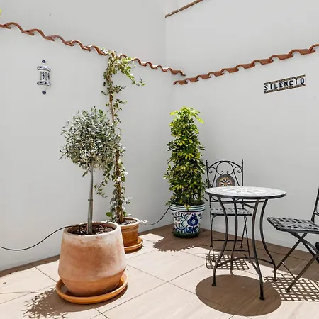 Apartment Stunning In Historic Center By Costarentals - Mal05 Malaga